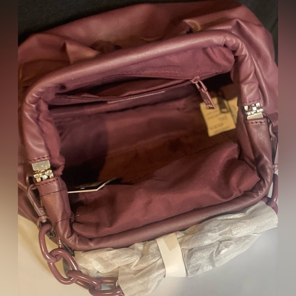 Badgley Mischka Women’s Burgundy Vegan Leather, Ruched Convertible Clutch NWT - Picture 5 of 6